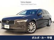 2021 VOLVO V90