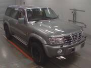 2004 NISSAN SAFARI