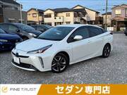 2019 TOYOTA PRIUS