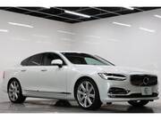 2017 VOLVO S90