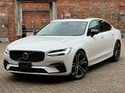 2023 VOLVO S90