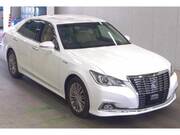 2017 TOYOTA CROWN HYBRID