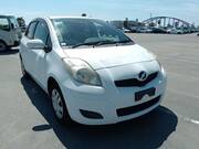 2009 TOYOTA VITZ F
