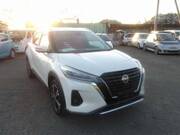 2021 NISSAN KICKS