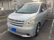 2010 TOYOTA NOAH X