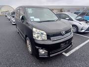 2013 TOYOTA VOXY