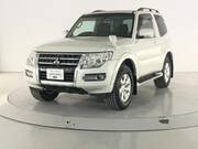 2016 MITSUBISHI PAJERO
