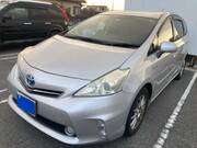 2013 TOYOTA PRIUS ALPHA S