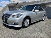 2018 TOYOTA CROWN ROYAL SALOON