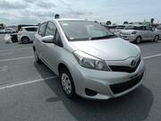 2013 TOYOTA VITZ F