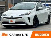 2019 TOYOTA PRIUS