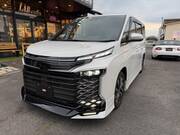2025 TOYOTA VOXY