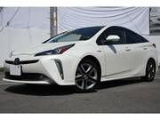 2019 TOYOTA PRIUS