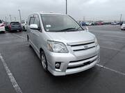 2005 TOYOTA NOAH S