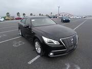 2013 TOYOTA CROWN ROYAL SALOON
