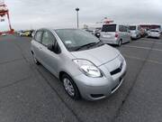 2010 TOYOTA VITZ B