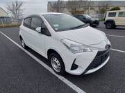 2019 TOYOTA VITZ F
