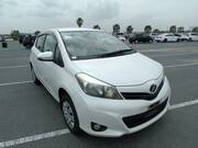 2011 TOYOTA VITZ F