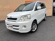 2003 TOYOTA NOAH