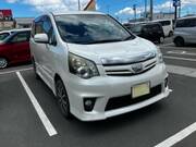2010 TOYOTA NOAH