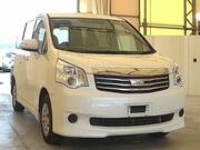 2013 TOYOTA NOAH X
