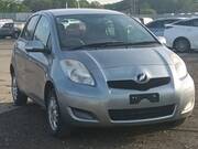 2010 TOYOTA VITZ F
