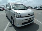 2013 TOYOTA VOXY X