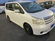 2010 TOYOTA NOAH