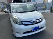 2011 TOYOTA ISIS PLATANA