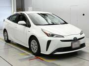 2019 TOYOTA PRIUS S