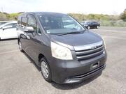 2010 TOYOTA NOAH X SMART EDITION