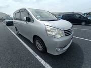 2011 TOYOTA NOAH X SMART EDITION