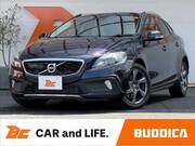 2015 VOLVO V40