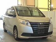 2017 TOYOTA NOAH