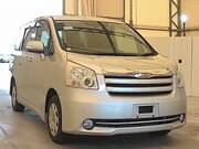 2010 TOYOTA NOAH X