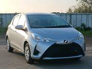 2017 TOYOTA VITZ F