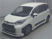 2023 TOYOTA SIENTA