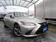 2019 LEXUS ES