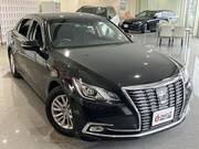 2017 TOYOTA CROWN ROYAL SALOON