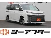 2022 TOYOTA VOXY