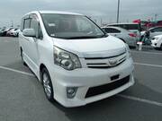 2011 TOYOTA NOAH