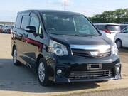 2013 TOYOTA NOAH SI