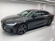 2023 VOLVO S90