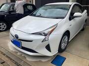 2016 TOYOTA PRIUS S