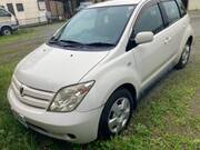 2004 TOYOTA IST
