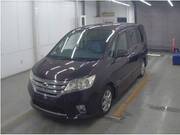 2013 NISSAN SERENA