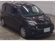 2022 TOYOTA SIENTA X