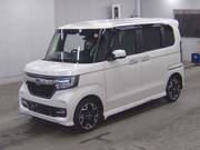 2017 HONDA N-BOX CUSTOM