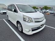2011 TOYOTA NOAH