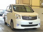 2011 TOYOTA NOAH X SMART EDITION